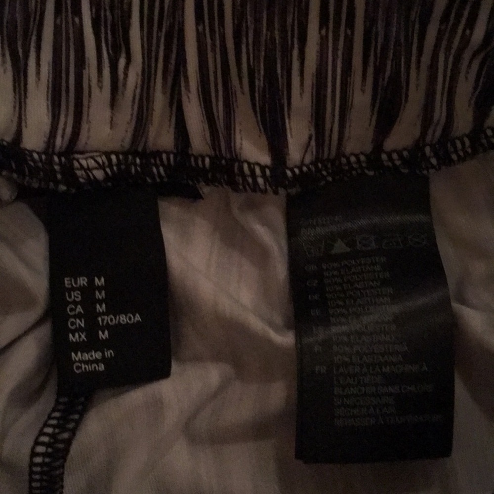 H&M Black/White/Cream 2 pc Set - Picture 5 of 8